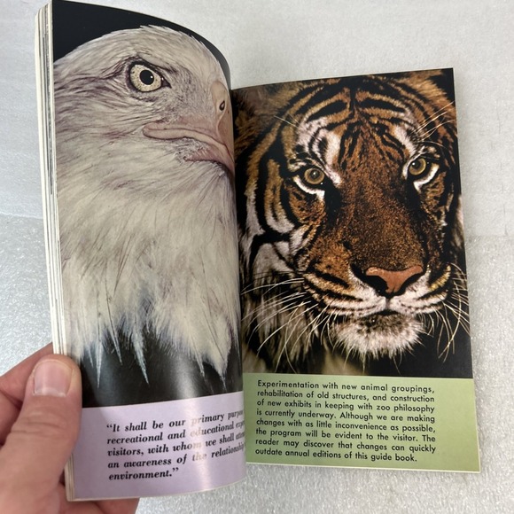 Brookfield Zoo Guide Book 1973‎ Polar Bear Cover - Picture 6 of 7